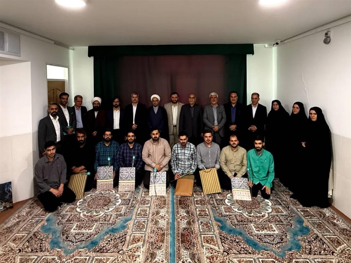 تکریم مقام معلم با حضور مسئولان استانی در مجتمع مطهری یزد